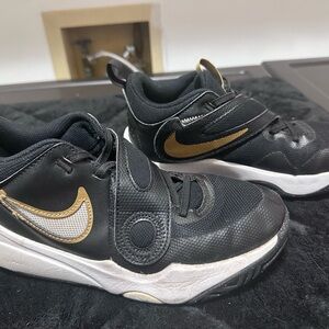 Nike Kids Black and Gold Hook-and-Loop Sneakers